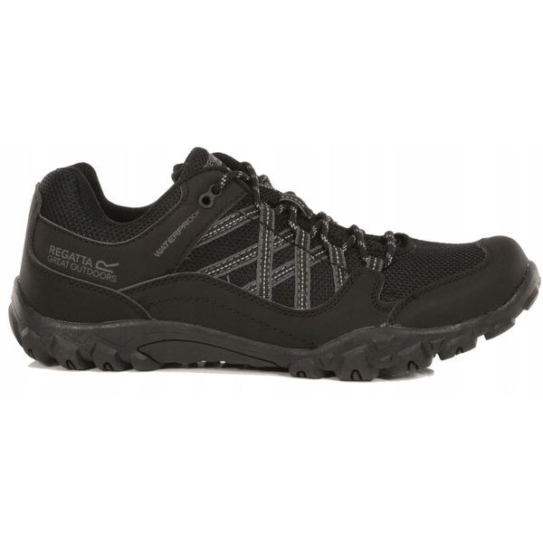 Buty trekkingowe męskie Edgepoint III Regatta. Czarne buty zimowe męskie Regatta, bez wzorów, bez obcasa, bez zapięcia. Za 249.70 zł.
