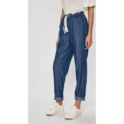 Answear - Spodnie Great Escape. Niebieskie spodnie materiałowe damskie ANSWEAR, bez wzorów, z lyocellu, casualowe. W wyprzedaży za 49.90 zł.