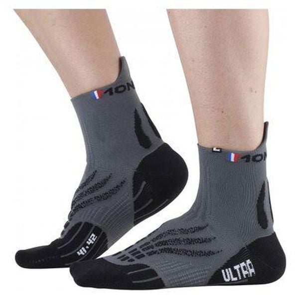 Skarpetki Monnet Ultra. Czarne skarpetki damskie MONNET, bez wzorów. Za 159.50 zł.