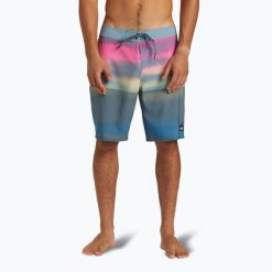 Szorty kąpielowe męskie Quiksilver Highline Straight Leg 19". Niebieskie kąpielówki męskie Quiksilver, m, bez wzorów. Za 279.99 zł.