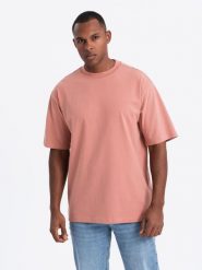Bawełniany t-shirt męski LOOSE FIT z okrągłym dekoltem – różowy V5 OM-TSBC-0234 - XXL. Czerwone t-shirty męskie Ombre Clothing, l, bez wzorów, z bawełny, bez kołnierzyka, bez ramiączek. Za 77.99 zł.