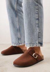 Ciemnobrązowe Klapki z Ozdobnym Paskiem i Klamrą Calevelis. Brązowe klapki damskie Born2be, bez wzorów, z jeansu, eleganckie, z okrągłym noskiem, bez obcasa, na obcasie, bez zapięcia. Za 69.99 zł.