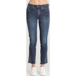 JEANSY SK LOFTY BOTTOM UP SLIM FIT LIU JO. Niebieskie jeansy damskie Liu Jo, z aplikacjami, z bawełny, z podwyższonym stanem. Za 749.00 zł.