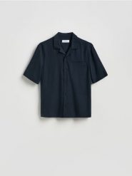 Koszula comfort fit z lyocellu - granatowy. Niebieskie koszule męskie Reserved, l, bez wzorów, z lyocellu, bez kołnierzyka, bez ramiączek. Za 129.99 zł.