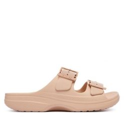 Klapki Crocs. Czerwone klapki damskie Crocs, bez wzorów, bez obcasa, bez zapięcia. Za 169.99 zł.