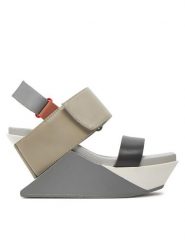 United Nude Sandały Delta Wedge Sandal 1041381616 Beżowy. Brązowe sandały damskie United Nude, bez wzorów, ze skóry, bez obcasa, na koturnie, bez zapięcia. Za 809.99 zł.