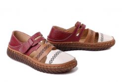 ARTIKER RELAKS 58C1500 burgundy, półbuty damskie. Czerwone półbuty damskie Artiker Relaks, na lato, bez wzorów, ze skóry, bez obcasa, bez zapięcia. Za 194.90 zł.