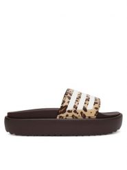 Adidas Klapki adilette Platform Slides JR9234 Brązowy. Brązowe klapki damskie Adidas, bez wzorów, ze skóry, bez obcasa, bez zapięcia. Za 189.99 zł.