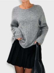 Sweter w prążki - szary. Szare swetry nierozpinane damskie Sinsay, l, bez wzorów, bez kołnierzyka, bez ramiączek. Za 49.99 zł.