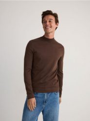 Sweter z wiskozą - brązowy. Brązowe swetry męskie Reserved, l, bez wzorów, z dzianiny, bez kołnierzyka, bez ramiączek. W wyprzedaży za 49.99 zł.
