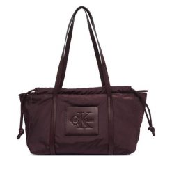 Torebka Calvin Klein. Czerwone shopperki damskie Calvin Klein, bez wzorów, bez dodatków. Za 409.99 zł.