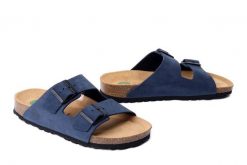 DR. BRINKMANN 600130-05 blau, klapki damskie. Niebieskie klapki damskie Dr. Brinkmann, bez wzorów, ze skóry, bez obcasa, bez zapięcia. Za 225.17 zł.