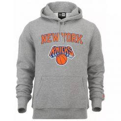 Bluza z kapturem New York Knicks NBA. Szare bluzy męskie New Era, bez wzorów, sportowe, bez ramiączek, z kapturem. W wyprzedaży za 274.30 zł.