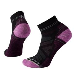 Skarpety trekkingowe Smartwool Hike Light Cushion Ankle. Czarne skarpety męskie Smartwool, bez wzorów, z wełny. Za 85.99 zł.