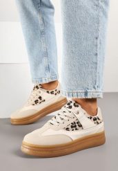 Beżowe Sneakersy Klasyczne Tenisówki z Panterkowym Zdobieniem Aludora. Brązowe trampki i tenisówki damskie Born2be, z aplikacjami, bez zapięcia. Za 79.99 zł.