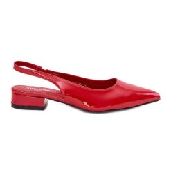 Lakierowane Baleriny Na Niskim Obcasie Czerwone. Czerwone balerinki damskie bez wzorów, z lakierowanej skóry, eleganckie, ze szpiczastym noskiem, bez obcasa, bez zapięcia. Za 139.01 zł.