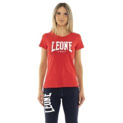 Koszulka z bawełna na czas wolny na co dzień. Czerwone bluzki damskie LEONE 1947 APPAREL, bez wzorów, z bawełny, sportowe, bez kołnierzyka, bez ramiączek. Za 75.78 zł.