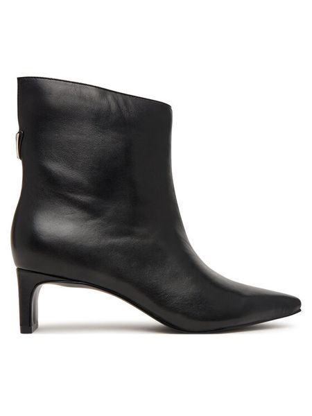 Guess Botki FLTSIR LEA10 Czarny. Czarne botki damskie Guess, z aplikacjami, ze skóry, bez obcasa, na słupku, bez zapięcia. Za 764.99 zł.