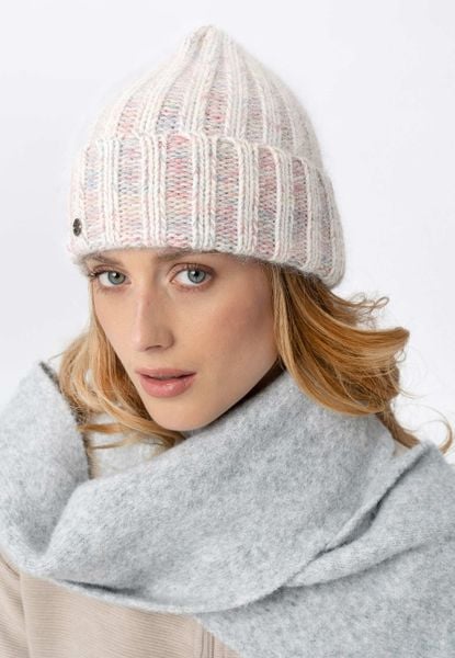 Ciepła czapka z wełną H-FURRY. Czerwone czapki damskie Volcano, na zimę, z aplikacjami, z poliamidu, klasyczne. Za 99.99 zł.