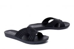 INBLU ME-43 014 czarny, klapki damskie. Czarne klapki damskie Inblu, na lato, bez wzorów, bez obcasa, bez zapięcia. Za 47.99 zł.