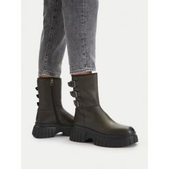 Botki G-Star. Zielone botki damskie G-Star, bez wzorów, retro, bez obcasa, na płaskiej podeszwie, bez zapięcia. Za 393.99 zł.