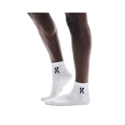 Skarpety On Logo Sock Mid 3. Białe skarpetki damskie On, bez wzorów. Za 89.99 zł.