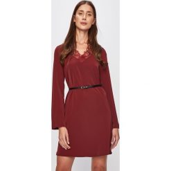 Liu Jo - Sukienka. Brązowe sukienki damskie Liu Jo, na co dzień, bez wzorów, z koronki, casualowe, bez kołnierzyka, bez ramiączek, maxi, proste. Za 579.90 zł.