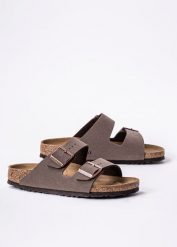 Birkenstock Arizona BS Nubuk Mocca Klapki damskie brązowe. Brązowe klapki damskie Birkenstock, bez wzorów, z materiału, eleganckie, bez obcasa, bez zapięcia. Za 379.99 zł.