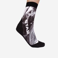 Skarpety do siatkówki plażowej Sandsocks Star by GL. Brązowe skarpetki damskie STAR BY GL, bez wzorów, z lycry. Za 119.99 zł.