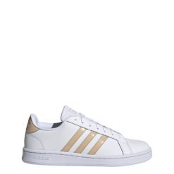 Buty Kobieta Adidas Grand Court biały. Białe obuwie sportowe damskie Adidas, bez wzorów, bez zapięcia. W wyprzedaży za 259.05 zł.