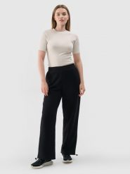 4F Spodnie dresowe oversize damskie - czarne XXL. Czarne spodnie dresowe damskie 4F, bez wzorów, z bawełny, sportowe. W wyprzedaży za 69.99 zł.