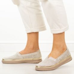 Złote skórzane półbuty damskie Filippo Dp7660/26. Żółte półbuty damskie Filippo, na lato, bez wzorów, z jeansu, casualowe, z okrągłym noskiem, bez obcasa, na płaskiej podeszwie, bez zapięcia. W wyprzedaży za 192.72 zł.