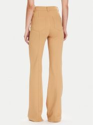 Guess Spodnie materiałowe W5BB16 KCMU2 Beżowy Flare Fit. Brązowe spodnie materiałowe damskie Guess, z aplikacjami, z materiału. Za 399.99 zł.