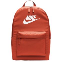 Plecak sportowo-turystyczny dla dorosłych Heritage 2.0 Backpack pojemność 20 L. Brązowe plecaki męskie Nike, bez wzorów, sportowe. Za 99.99 zł.