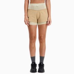 Krótkie spodenki 2 w 1 Damskie Trail-Running PERFORMANCE MAX. Brązowe szorty damskie BODYCROSS, bez wzorów, ze skóry. Za 391.99 zł.