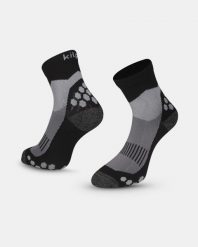 Uniseksowe skarpety outdoorowe Kilpi PRO-U. Czarne skarpetki damskie Kilpi, bez wzorów, z materiału. Za 101.89 zł.