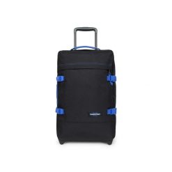 Torba na kółkach Eastpak Tranverz. Niebieskie torby podróżne damskie Eastpak, bez wzorów. Za 624.50 zł.