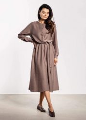 Sukienka rozkloszowana z długim rękawem i paskiem taupe. Sukienki damskie Infinite You, do pracy, l, bez wzorów, biznesowe, bez kołnierzyka, bez ramiączek, koszulowe. Za 349.00 zł.