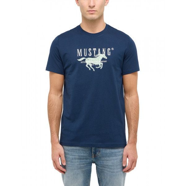 Męski T-Shirt Mustang Style Austin Dress Blues 1016484 5334. T-shirty męskie Mustang, m, bez wzorów, bez kołnierzyka, bez ramiączek. Za 69.99 zł.