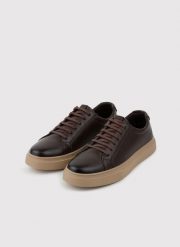 PAKO LORENTE – Brązowe sneakersy męskie. Brązowe buty sportowe męskie Pako Lorente, bez wzorów, bez zapięcia. Za 199.99 zł.