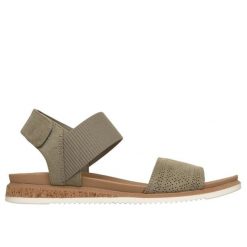 Sandały damskie Skechers BOBS Desert Kiss Low - Top Look. Zielone sandały damskie Skechers, bez wzorów, bez obcasa, bez zapięcia. Za 264.00 zł.