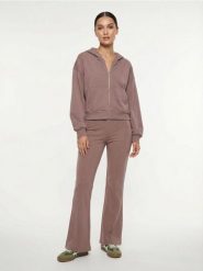 Rozpinana bluza soft touch z domieszką wiskozy - brązowy. Brązowe bluzy damskie Sinsay, l, bez wzorów, z wiskozy, sportowe, bez ramiączek, bez kaptura. W wyprzedaży za 45.99 zł.