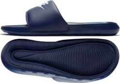 Nike Klapki Nike Victori One CN9675 401 CN9675 401 granatowy 40. Niebieskie klapki męskie Nike, bez wzorów, bez zapięcia. Za 123.89 zł.