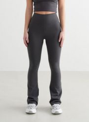Damskie legginsy rozszerzane wysoki stan squat proof dla niskich Sense szare. Szare legginsy damskie Aim'n, bez wzorów, z elastanu. Za 339.00 zł.