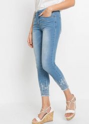 Jeansy o kroju skinny, mid waist, cropped. Niebieskie jeansy damskie bonprix, bez wzorów, z jeansu. Za 169.99 zł.