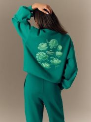 4F Bluza dresowa loose bez kaptura damska - zielona XL. Zielone bluzy damskie 4F, xl, bez wzorów, z dresówki, bez ramiączek, bez kaptura. Za 169.99 zł.