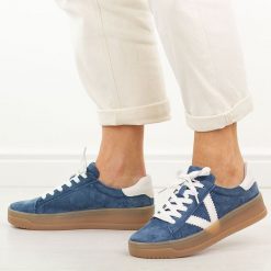 Granatowe skórzane półbuty damskie Vinceza 79597. Niebieskie półbuty damskie VINCEZA, na jesień, bez wzorów, z jeansu, casualowe, z okrągłym noskiem, bez obcasa, na płaskiej podeszwie, bez zapięcia. Za 239.00 zł.