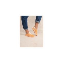 Buty sportowe damskie TBS Jazaria. Brązowe obuwie sportowe damskie TBS, bez wzorów, bez zapięcia, trekkingowe. Za 413.00 zł.