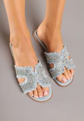Niebieskie Klapki Vices z Cholewką Ozdobioną Cyrkoniami i Wycięciami Galozi. Niebieskie klapki damskie Renee, z aplikacjami, z jeansu, eleganckie, bez obcasa, na płaskiej podeszwie, bez zapięcia. Za 79.99 zł.