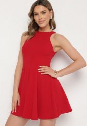 Czerwona Rozkloszowana Sukienka z Wiskozą Milenissa. Czerwone sukienki damskie Born2be, na imprezę, na lato, l, bez wzorów, z wiskozy, eleganckie, bez kołnierzyka, bez ramiączek, mini, rozkloszowane. Za 139.99 zł.